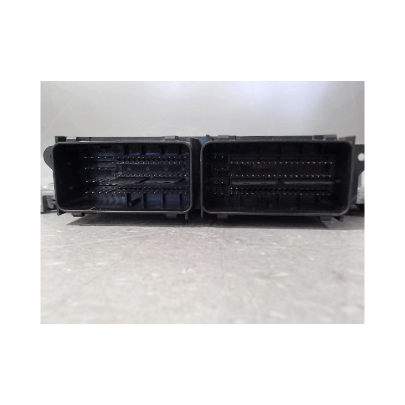 CALCULATEUR MOTEUR FORD G.C-MAX