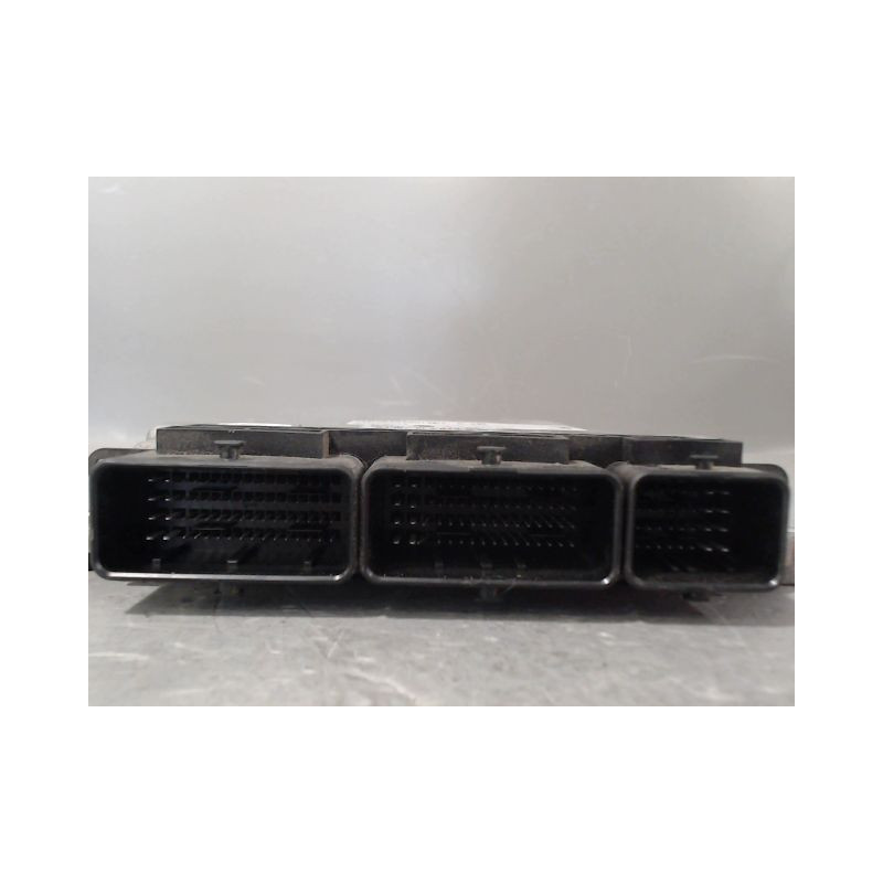 CALCULATEUR MOTEUR RENAULT CLIO
