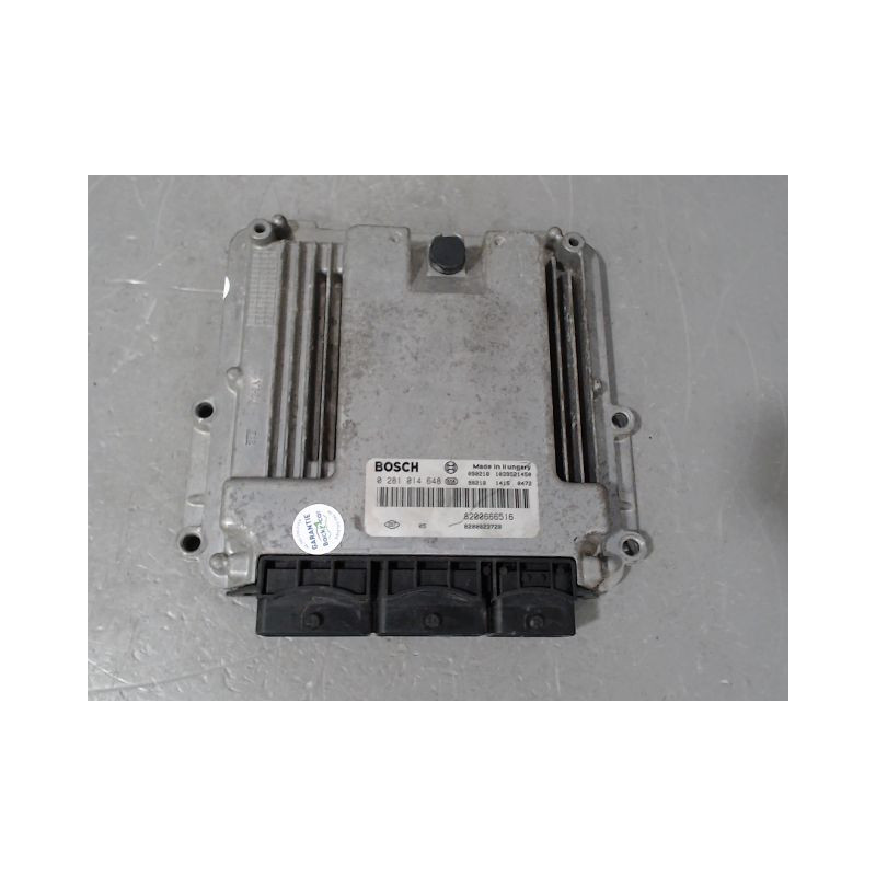 CALCULATEUR MOTEUR RENAULT TRAFIC