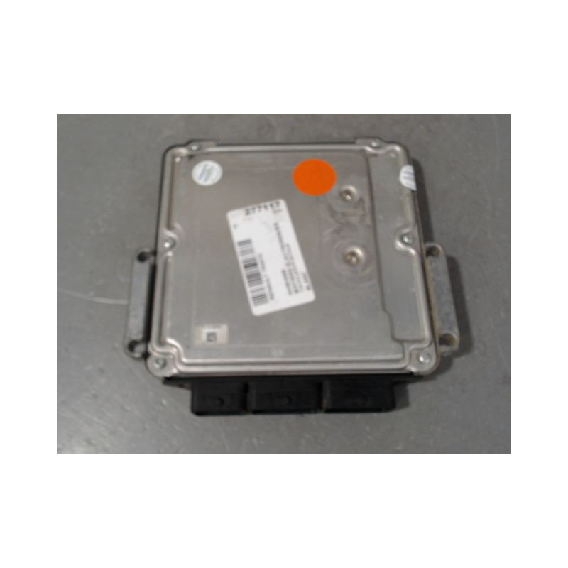 CALCULATEUR MOTEUR RENAULT TRAFIC