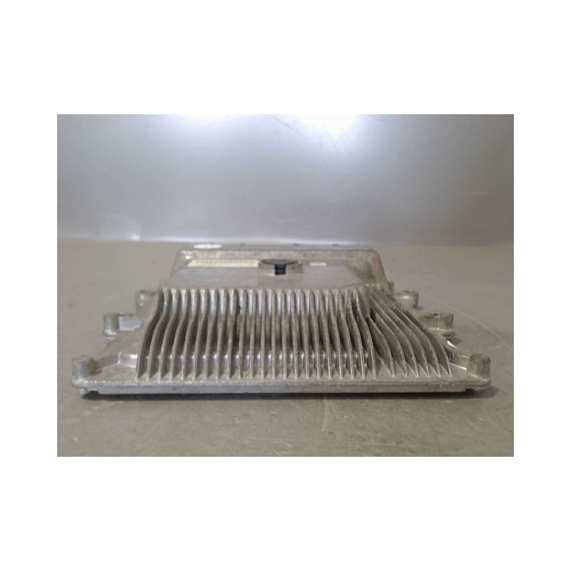 CALCULATEUR MOTEUR PEUGEOT 208