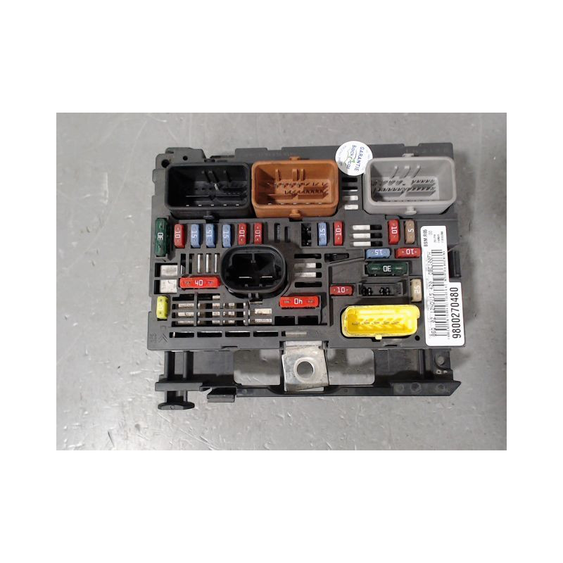 BOITE A FUSIBLES CITROEN C4