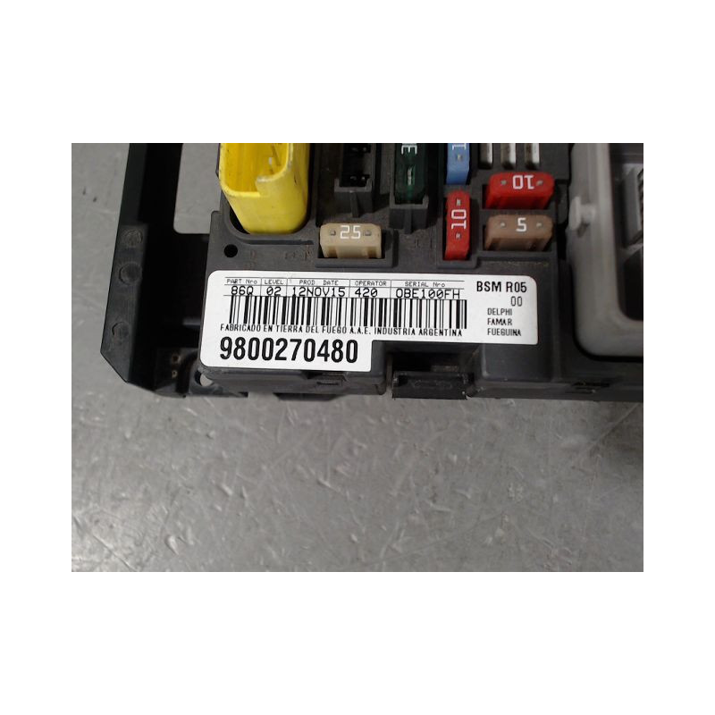BOITE A FUSIBLES CITROEN C4