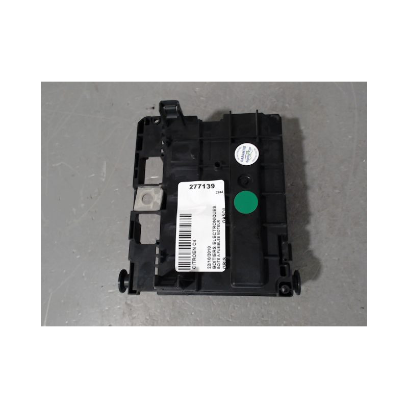 BOITE A FUSIBLES CITROEN C4