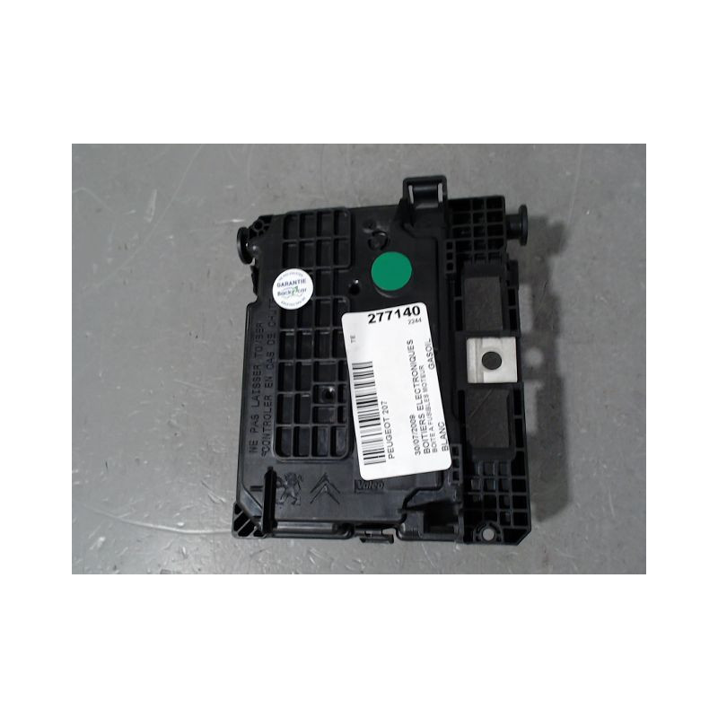 BOITE A FUSIBLES PEUGEOT 207