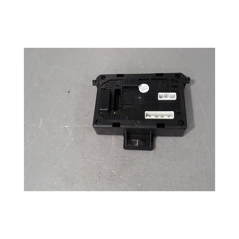 BOITIER GESTION HABITACLE RENAULT MODUS