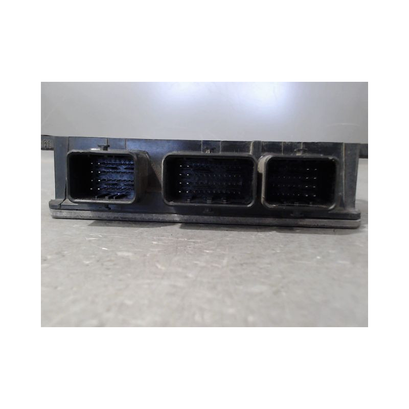 CALCULATEUR MOTEUR RENAULT CLIO
