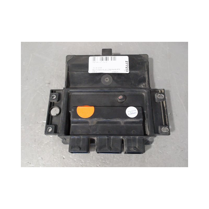 CALCULATEUR MOTEUR RENAULT CLIO