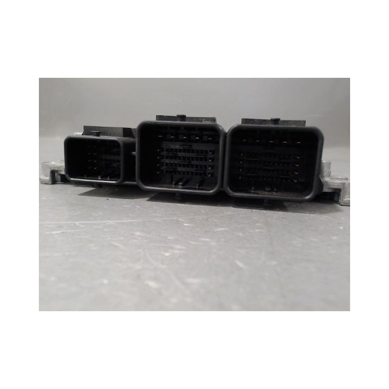 CALCULATEUR MOTEUR PEUGEOT 207