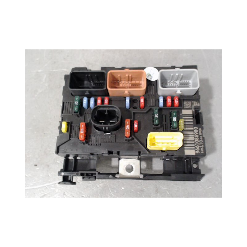 BOITE A FUSIBLES PEUGEOT 207