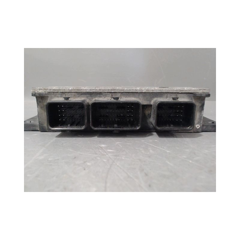 CALCULATEUR MOTEUR RENAULT KANGOO