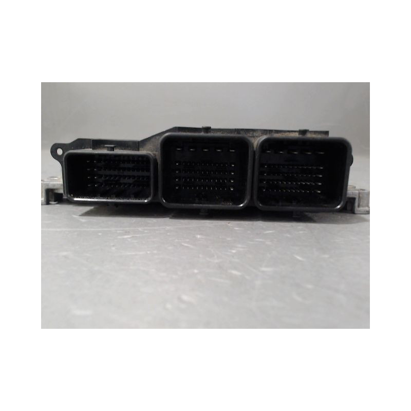 CALCULATEUR MOTEUR PEUGEOT 206