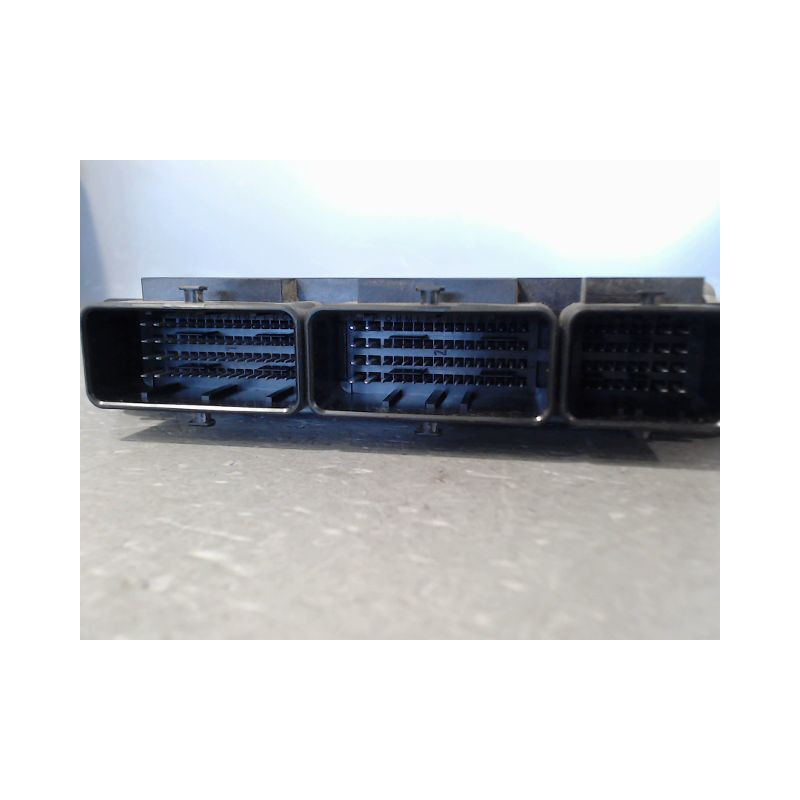 CALCULATEUR MOTEUR RENAULT CLIO