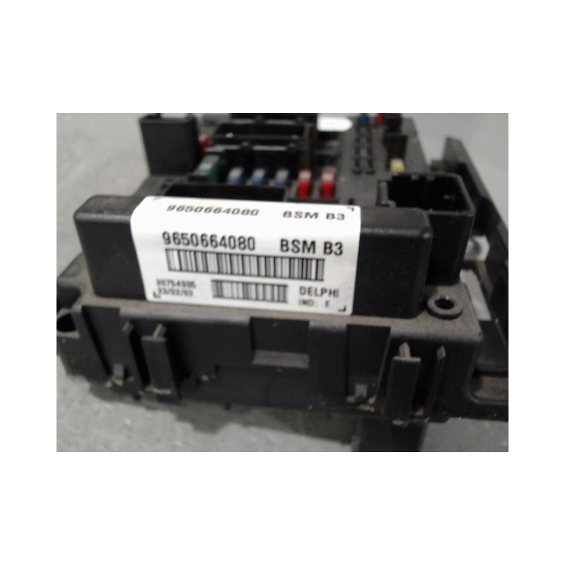 BOITE A FUSIBLES PEUGEOT 307