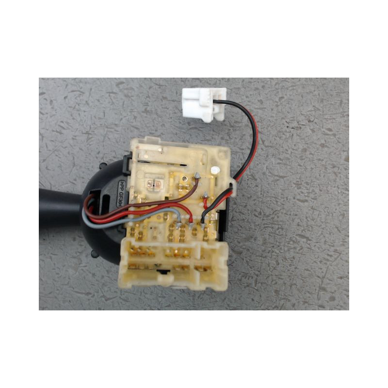 COMMANDE CLIGNOTANT RENAULT CAPTUR