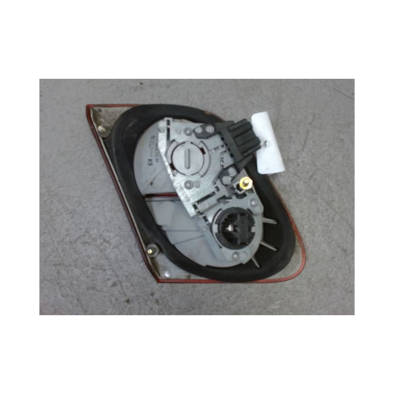 FEU ARRIERE INTERIEUR DROIT MERCEDES CLASSE E 99-2002