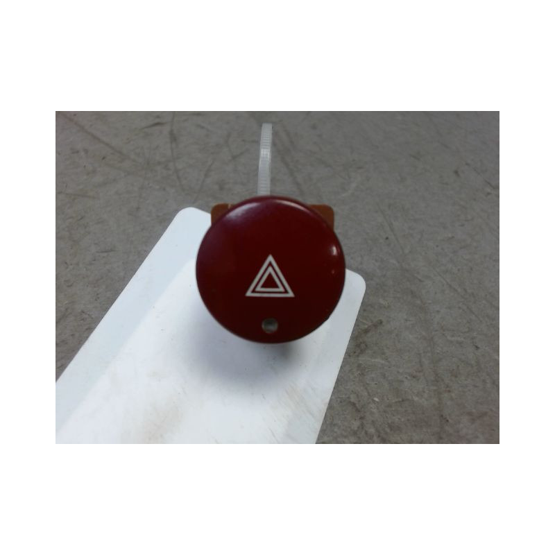 BOUTON DE WARNING CITROEN XSARA COUPE 2000-