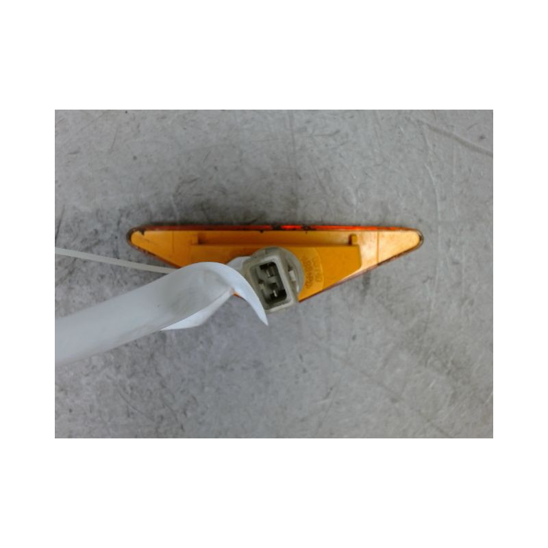 REPETITEUR AILE GAUCHE FORD FOCUS 98-04
