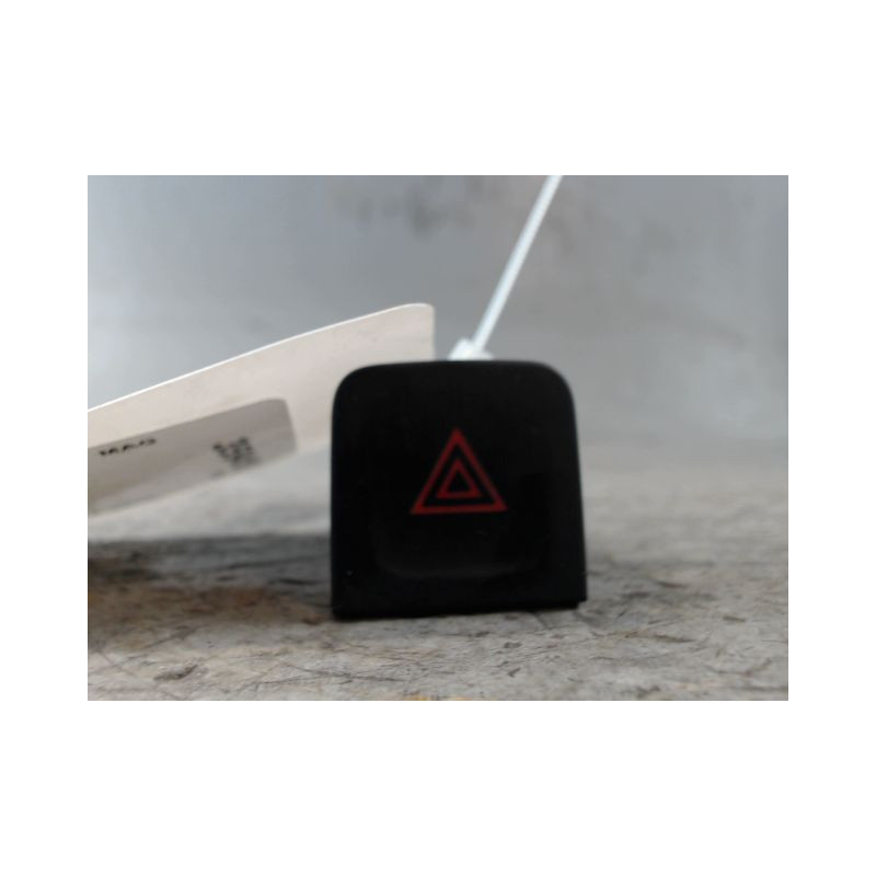 BOUTON DE WARNING RENAULT KADJAR