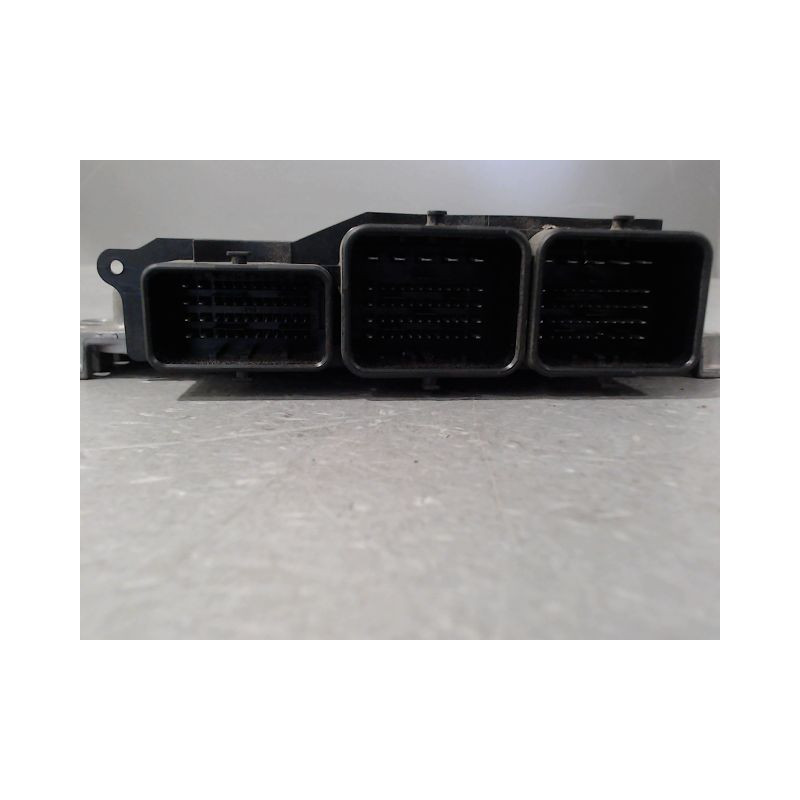 CALCULATEUR MOTEUR PEUGEOT 208