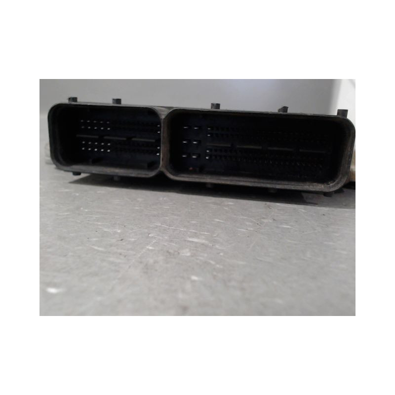 CALCULATEUR MOTEUR HYUNDAI I40