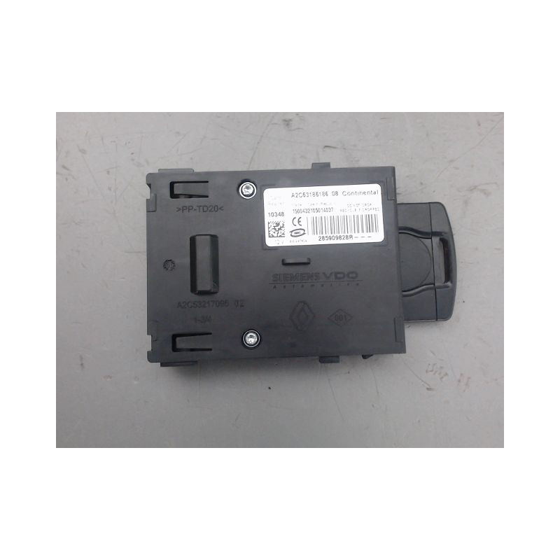 LECTEUR DE CARTE RENAULT MEGANE