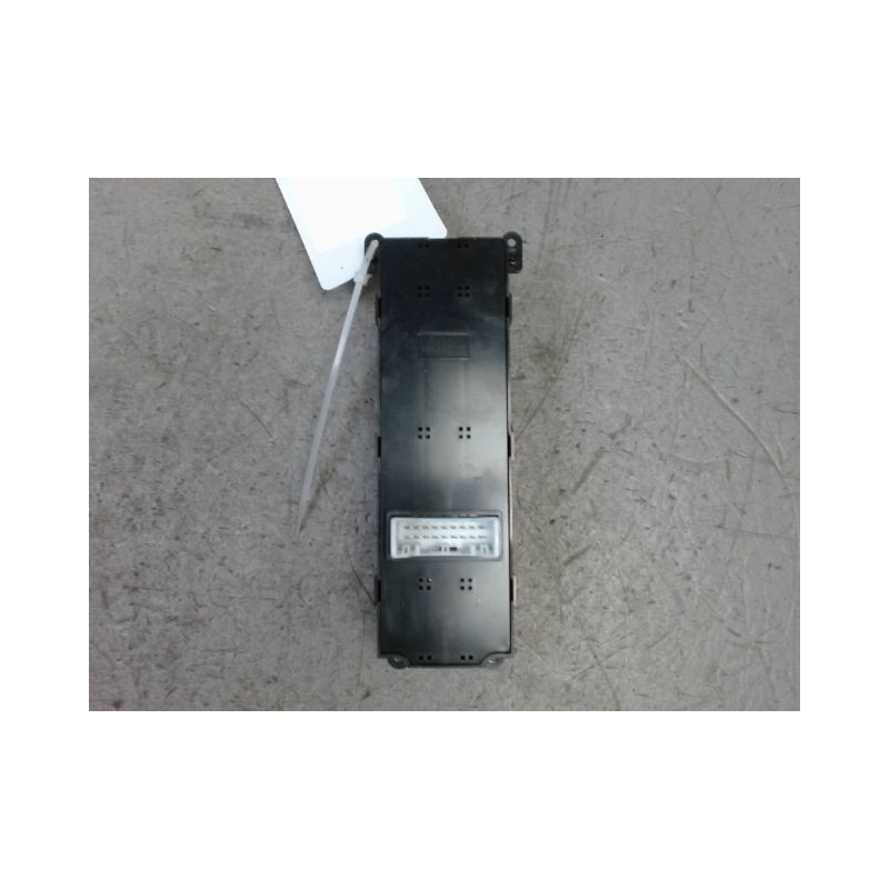 COMMANDE LEVE-GLACE PORTE AVG HYUNDAI I10