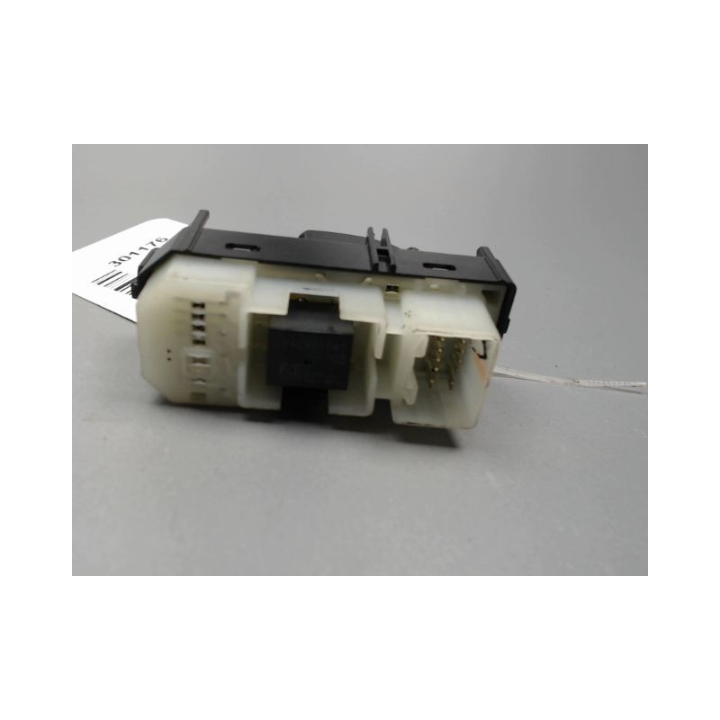 COMMANDE LEVE-GLACE PORTE AVD TOYOTA COROLLA