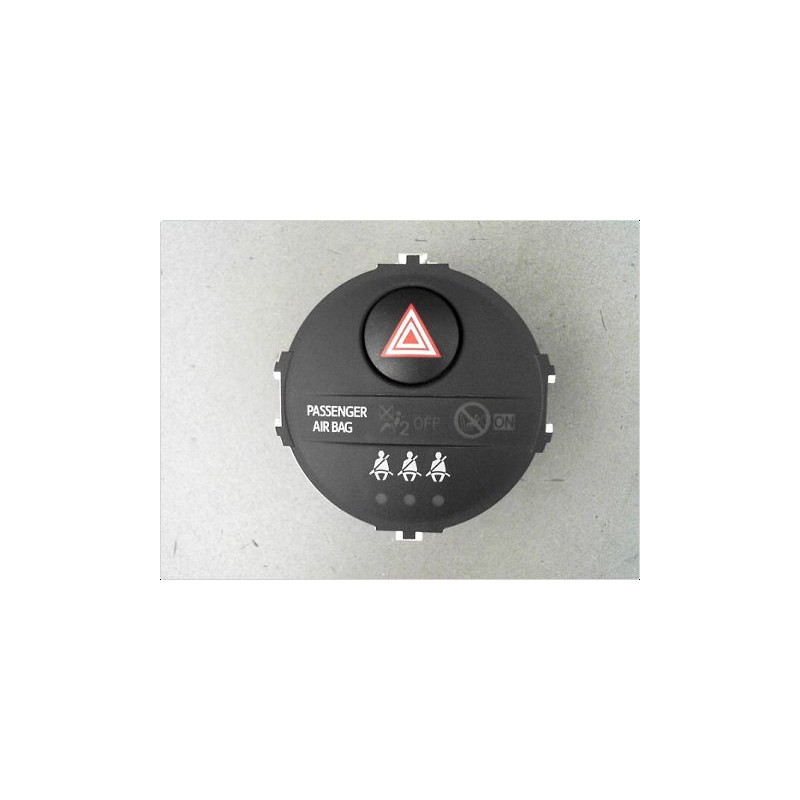 BOUTON DE WARNING TOYOTA YARIS III PH3 2017-