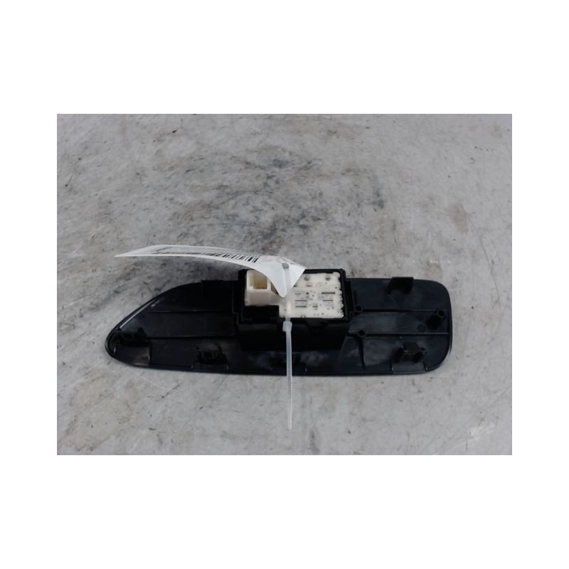 COMMANDE LEVE-GLACE PORTE AVD TOYOTA AURIS 2010-