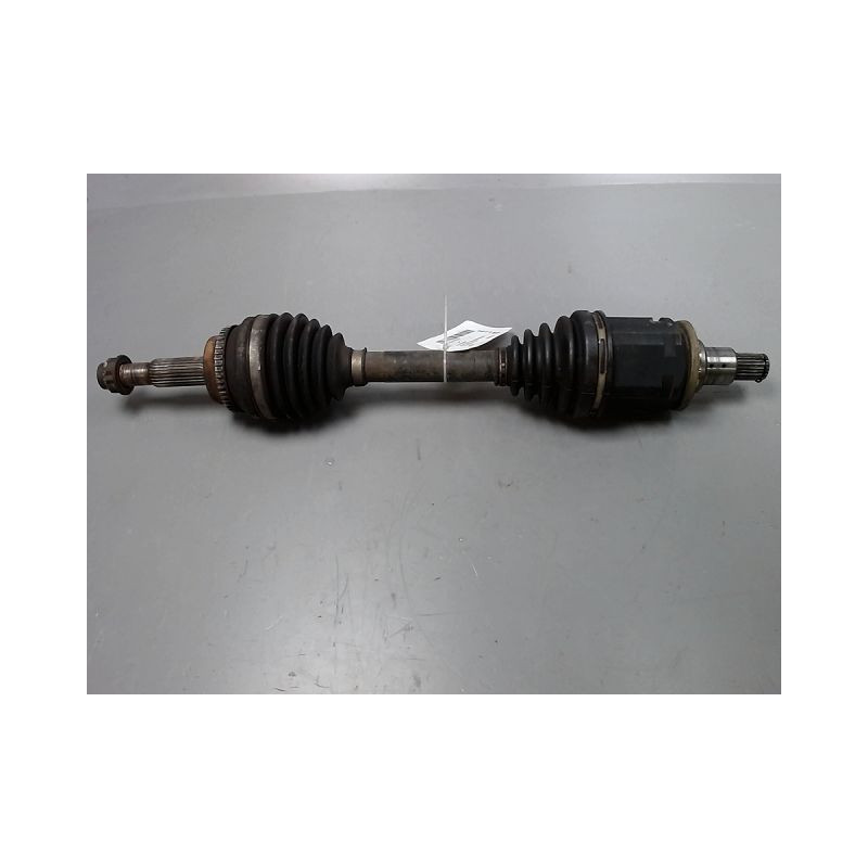 Serrure porte avd Toyota RAV 4 II (_A2_) 2.0 d 4wd (cla20_, cla21