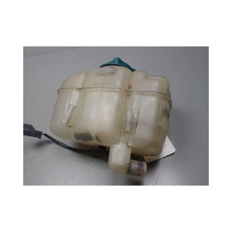 VASE EXPANSION VOLVO XC70 2004-2007