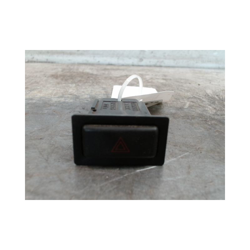 BOUTON DE WARNING TOYOTA L.CRUISER