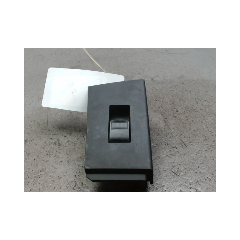 COMMANDE LEVE-GLACE PORTE ARG TOYOTA AURIS