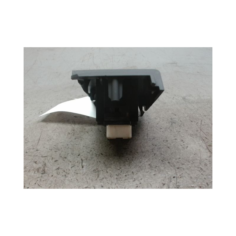 COMMANDE LEVE-GLACE PORTE ARG TOYOTA AURIS