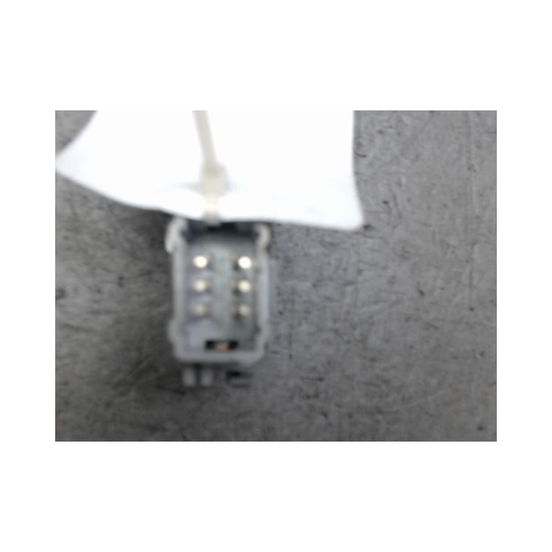 COMMANDE LEVE-GLACE PORTE AVD RENAULT VEL SATIS
