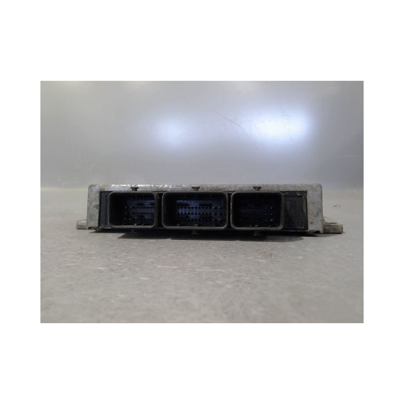CALCULATEUR MOTEUR PEUGEOT 206