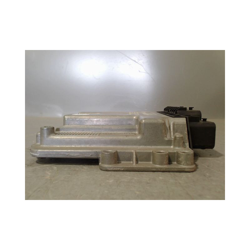 CALCULATEUR MOTEUR PEUGEOT 207 5P
