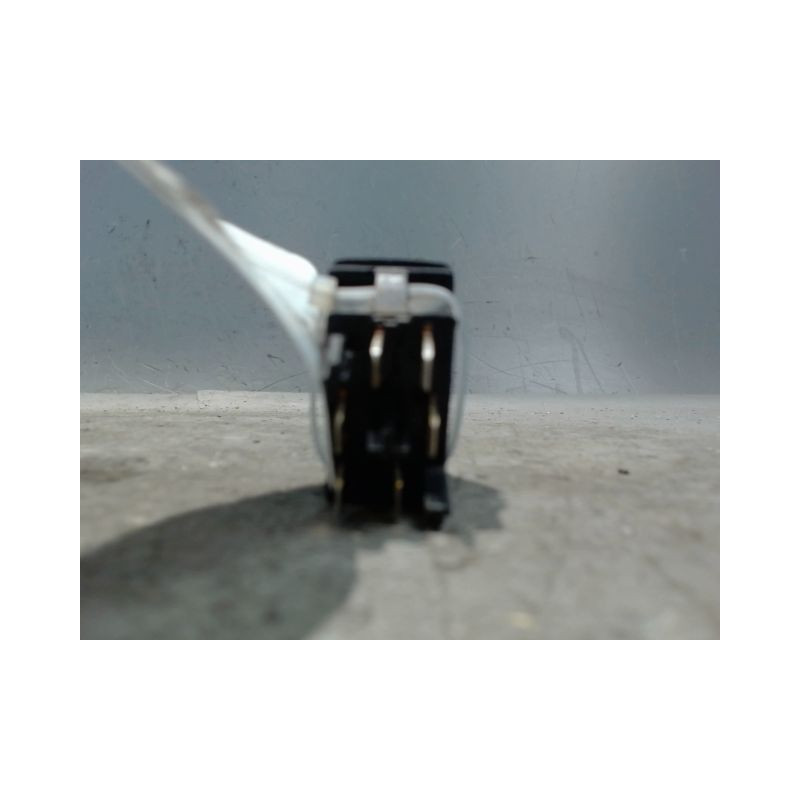 COMMANDE LEVE-GLACE PORTE AVD VOLKSWAGEN POLO 94-99