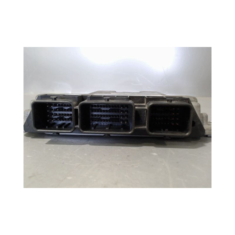CALCULATEUR MOTEUR PEUGEOT 206