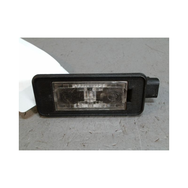 ECLAIREUR PLAQUE DE POLICE DROIT PEUGEOT 208