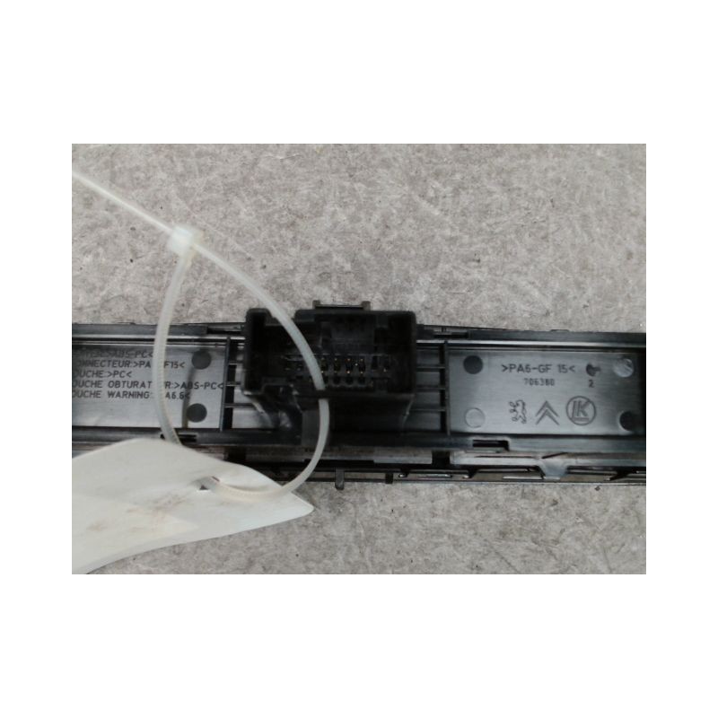 BOUTON DE WARNING PEUGEOT 308 2011-
