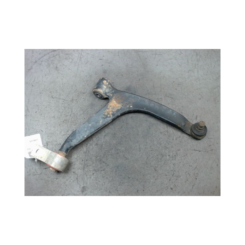 TRIANGLE INFERIEUR AVANT DROIT CITROEN BERLINGO