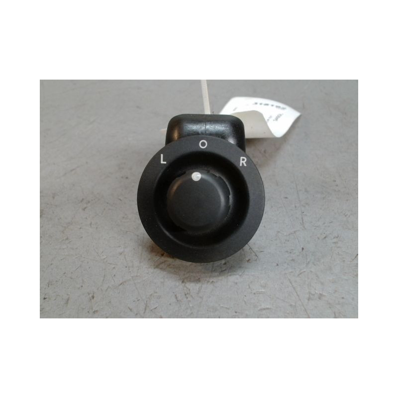 COMMANDE RETROVISSEUR EXTERIEUR ELECTRIQUE CHRYSLER PT CRUISER -2005