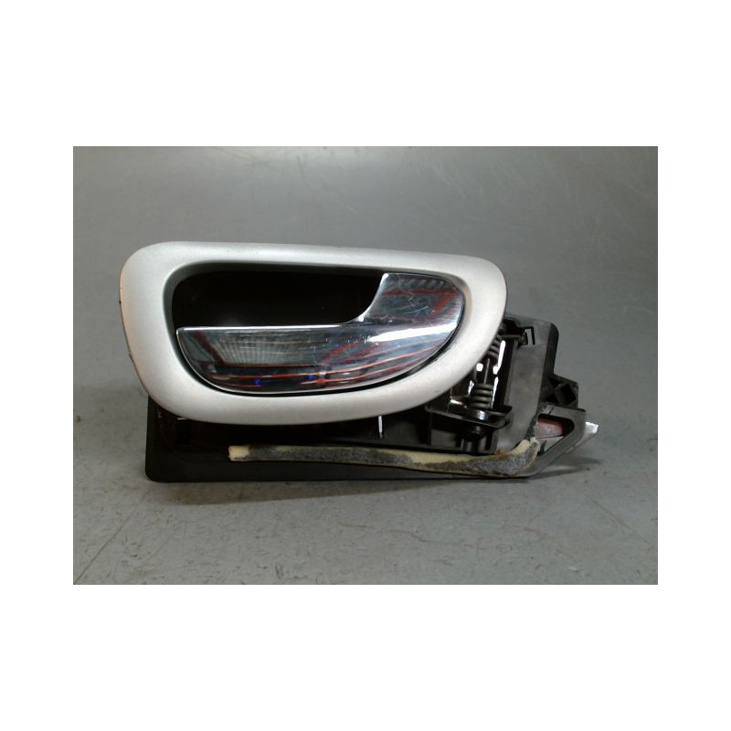 POIGNEE INTERIEURE PORTE AVANT DROIT PEUGEOT 307
