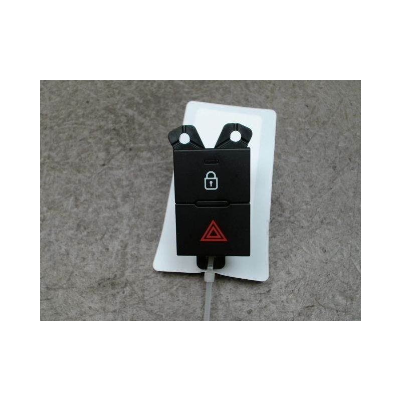BOUTON DE WARNING HYUNDAI I20