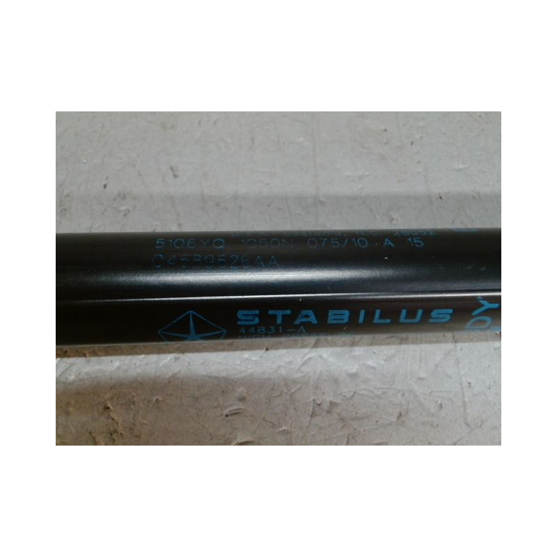 VERIN HAYON D CHRYSLER 300 C