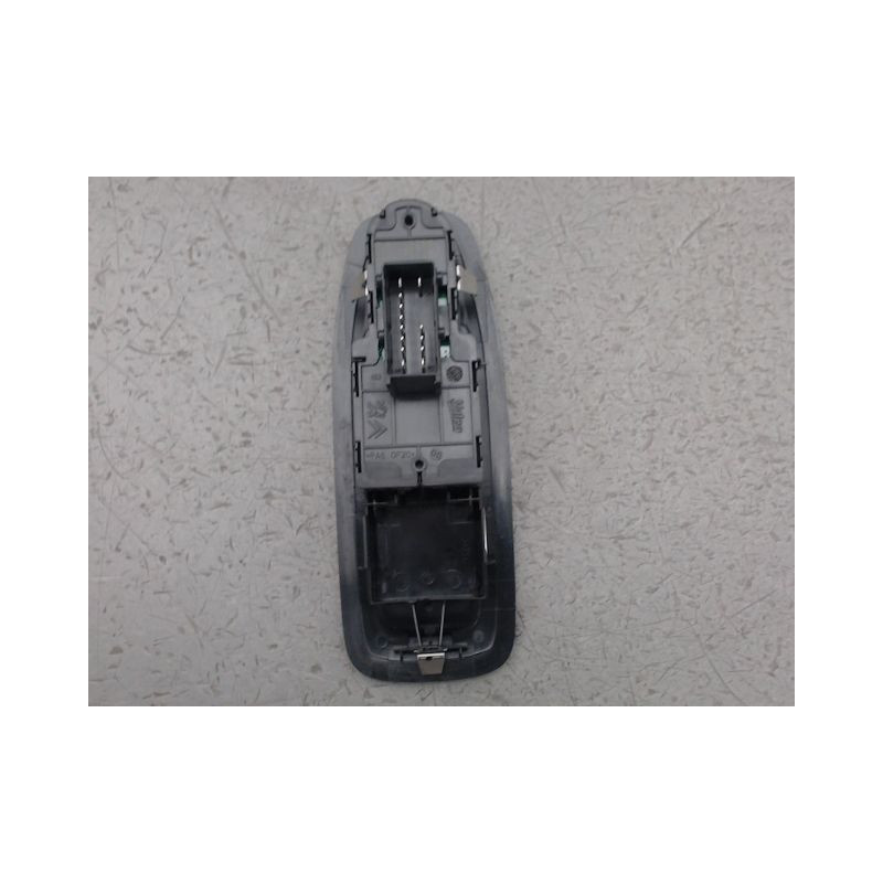 COMMANDE LEVE-GLACE PORTE AVG PEUGEOT 2008