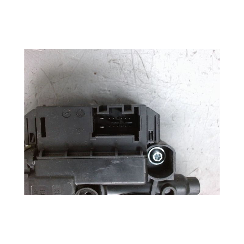 MECANISME+MOTEUR LEVE-GLACE AVANT GAUCHE VOLKSWAGEN CROSSPOLO