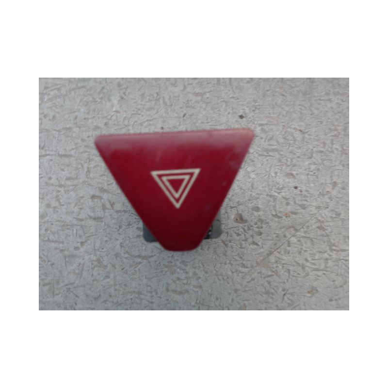 BOUTON DE WARNING PEUGEOT 307